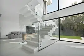 Image 4 thumb