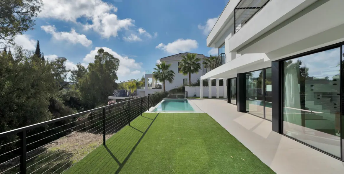 Long-term rent of detached villa in Benahavís 14