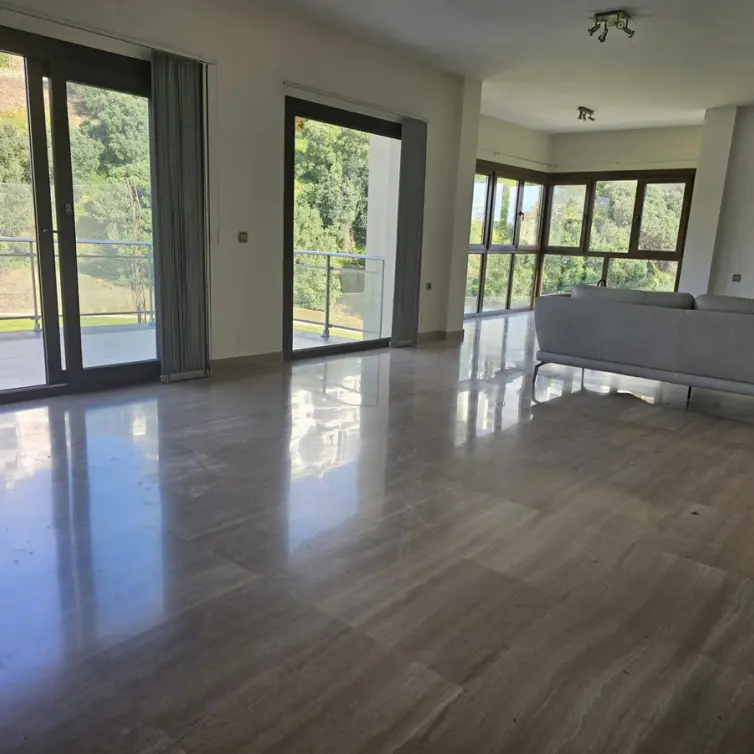 Long-term rent of detached villa in Riviera del Sol