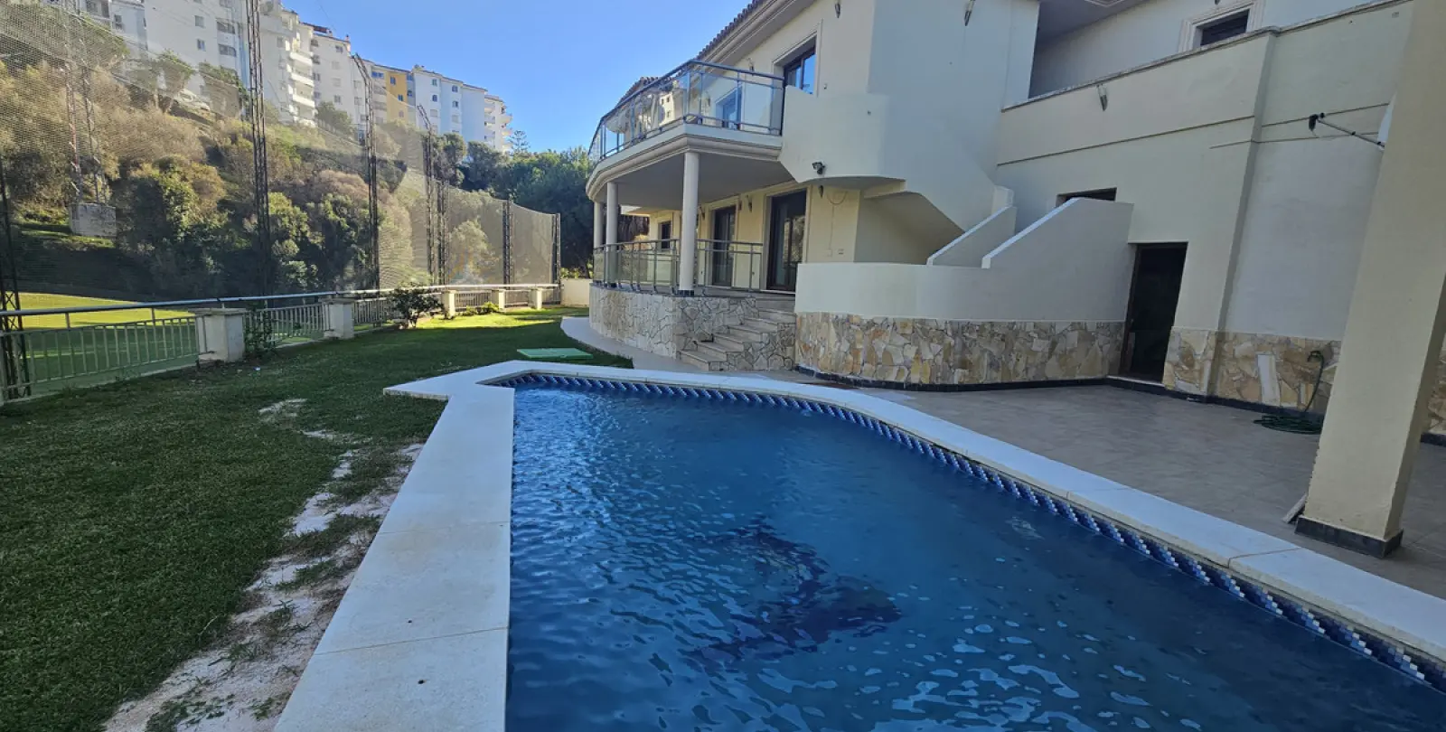 Long-term rent of detached villa in Riviera del Sol 3