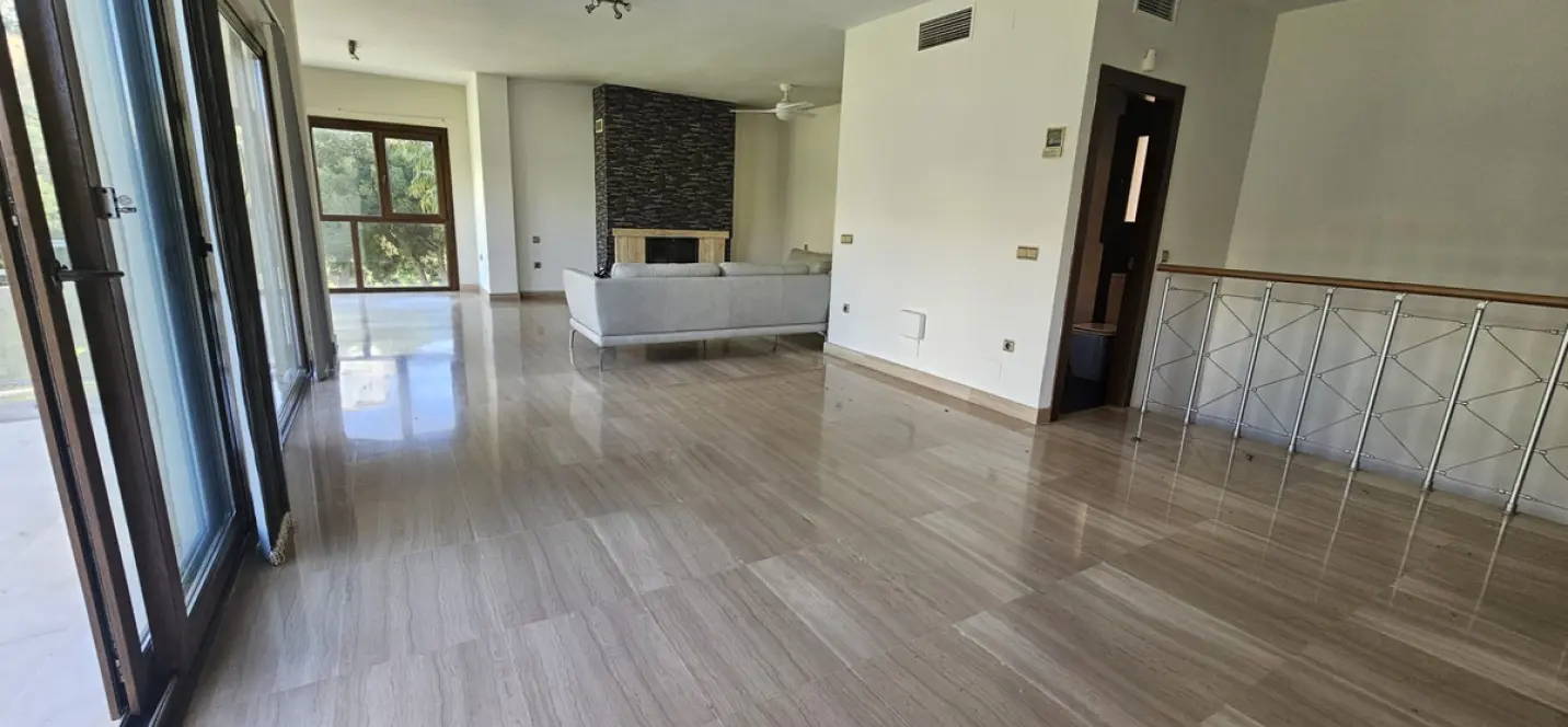 Long-term rent of detached villa in Riviera del Sol 4