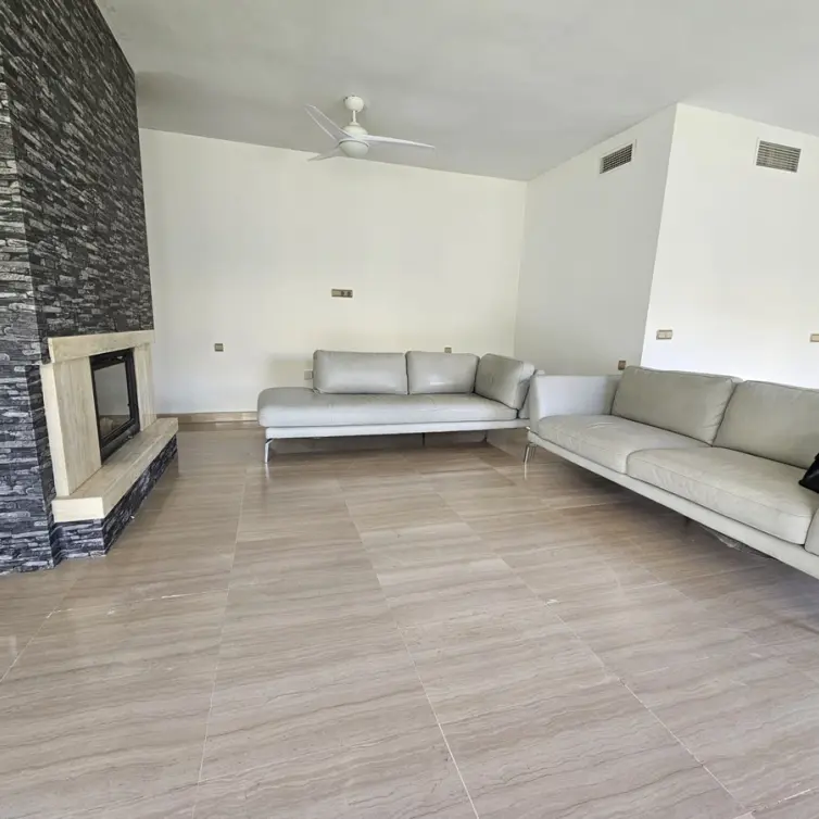 Long-term rent of detached villa in Riviera del Sol