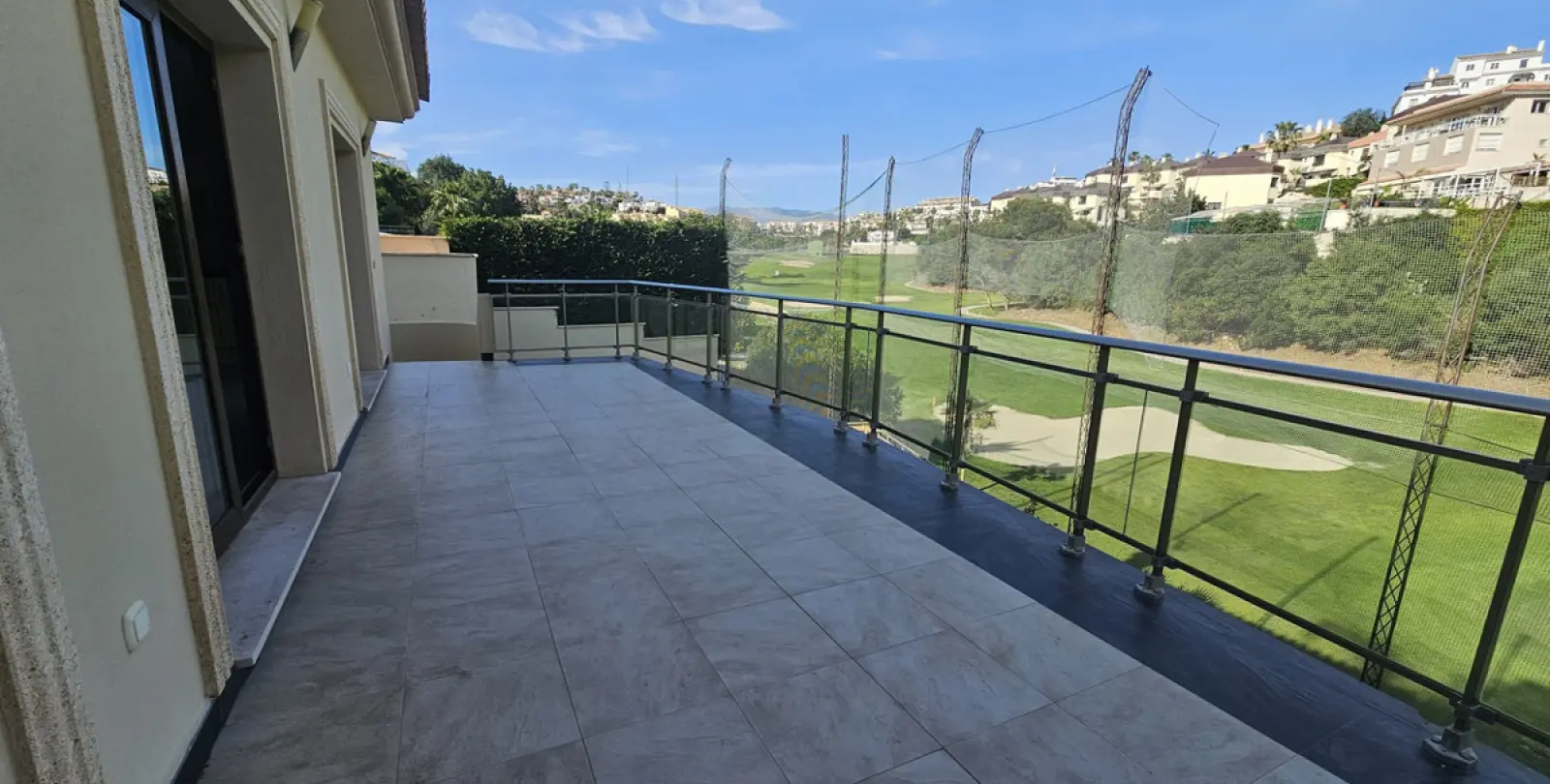Long-term rent of detached villa in Riviera del Sol 10