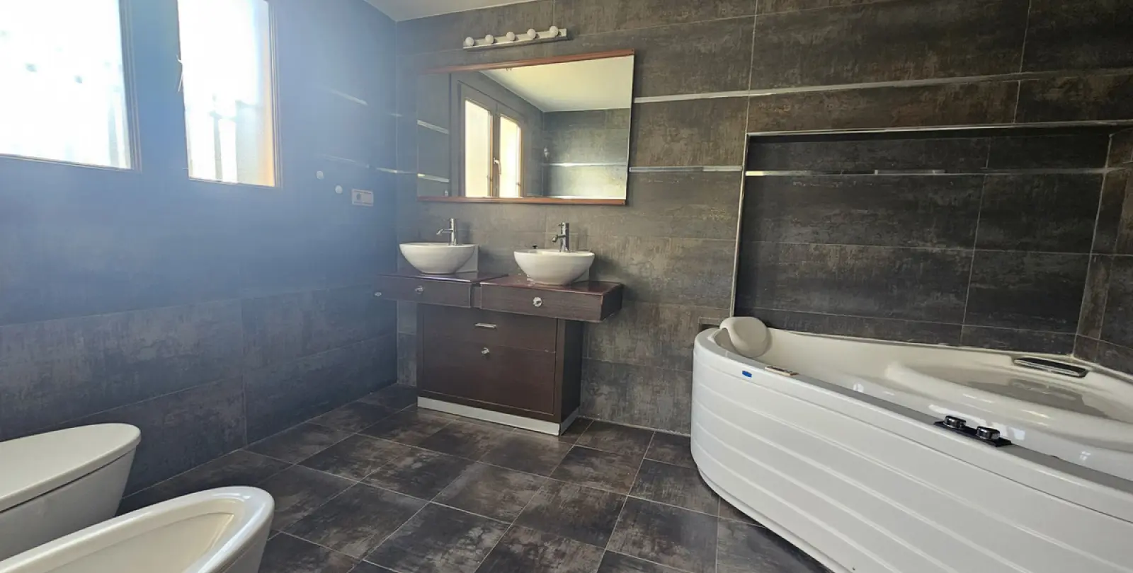 Long-term rent of detached villa in Riviera del Sol 38