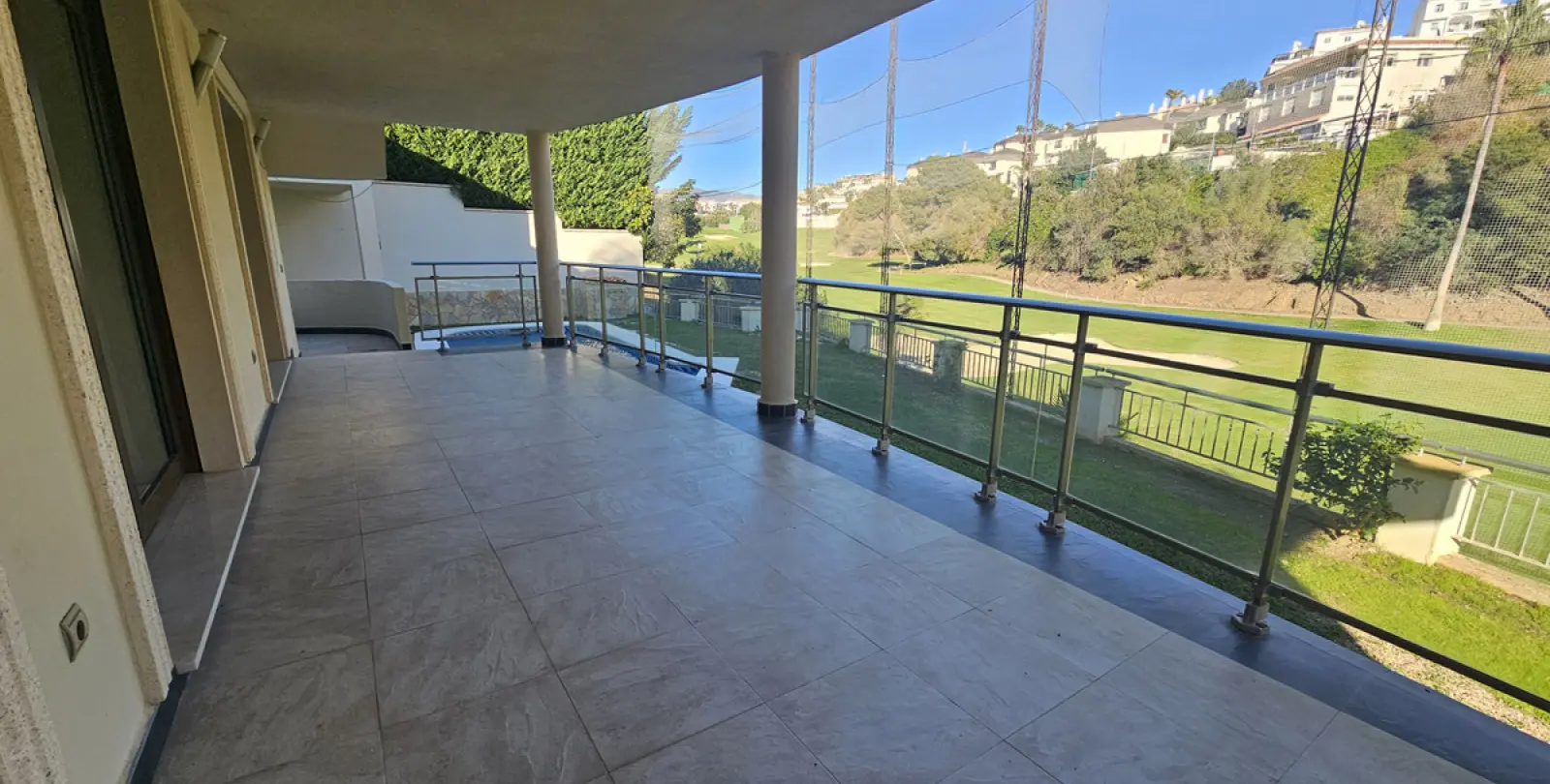 Long-term rent of detached villa in Riviera del Sol 42