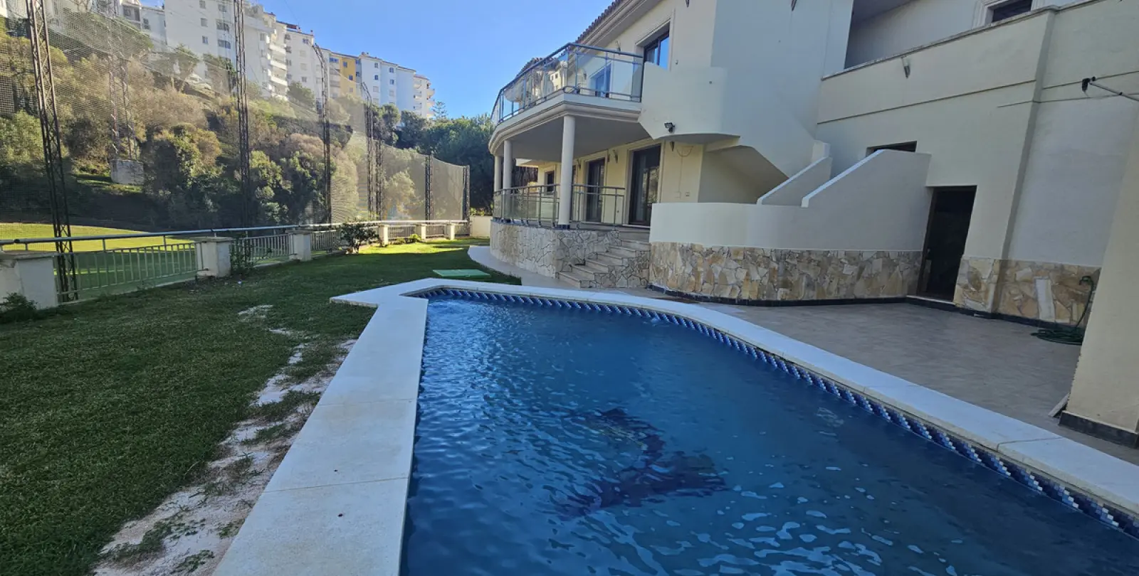 Long-term rent of detached villa in Riviera del Sol 45