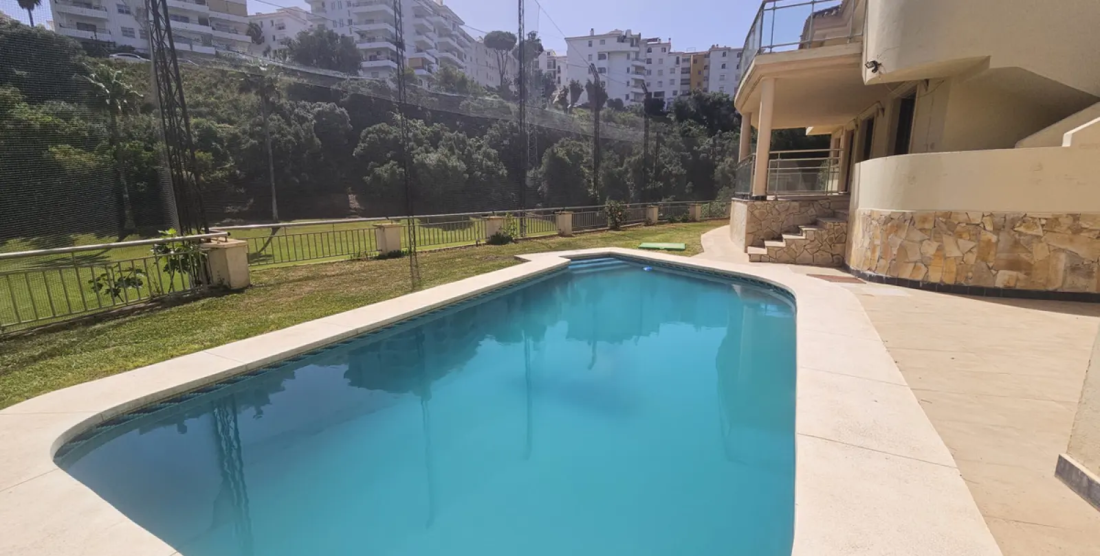 Long-term rent of detached villa in Riviera del Sol 75