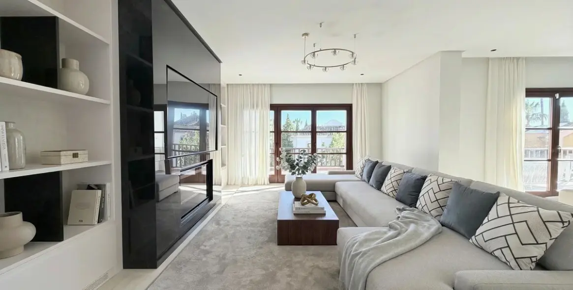 Short-term rent of detached villa in The Golden Mile 1