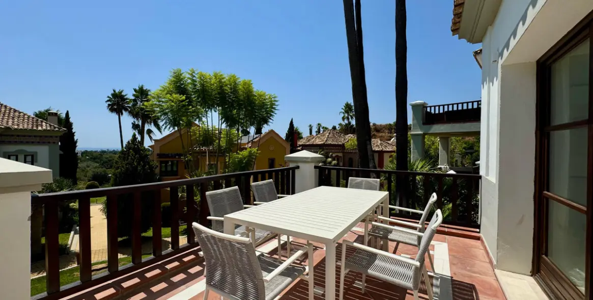 Short-term rent of detached villa in The Golden Mile 19