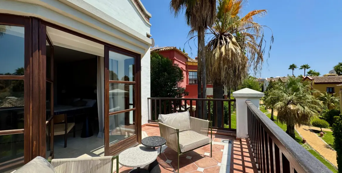 Short-term rent of detached villa in The Golden Mile 20