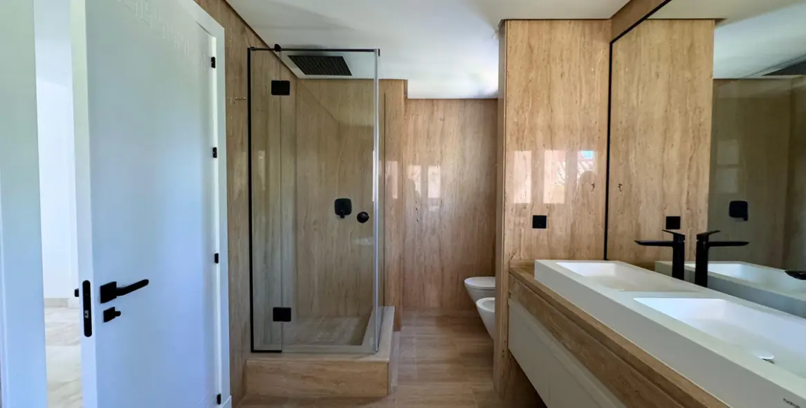 Short-term rent of detached villa in The Golden Mile 23