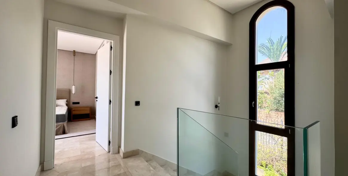 Short-term rent of detached villa in The Golden Mile 26