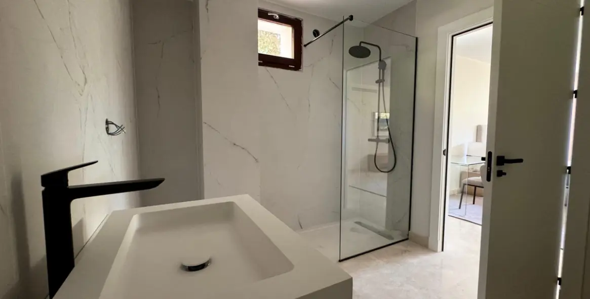 Short-term rent of detached villa in The Golden Mile 31