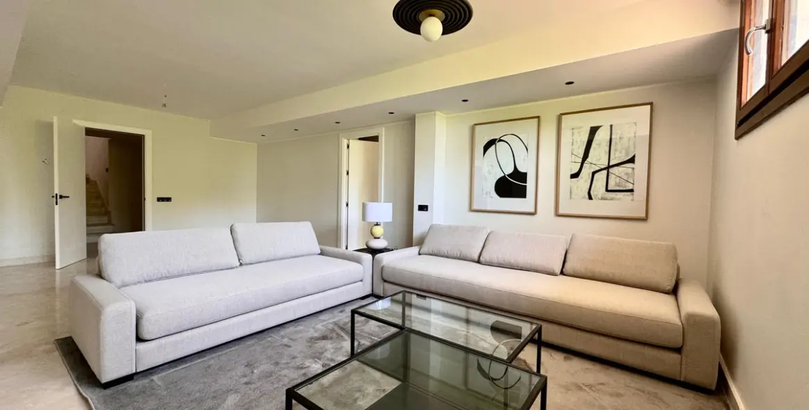 Short-term rent of detached villa in The Golden Mile 33