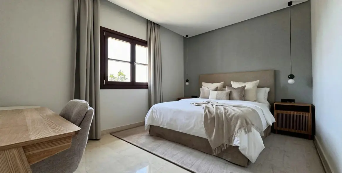 Short-term rent of detached villa in The Golden Mile 42