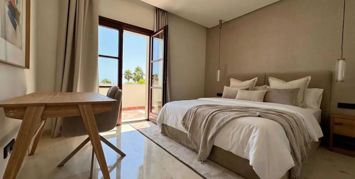 Short-term rent of detached villa in The Golden Mile 44