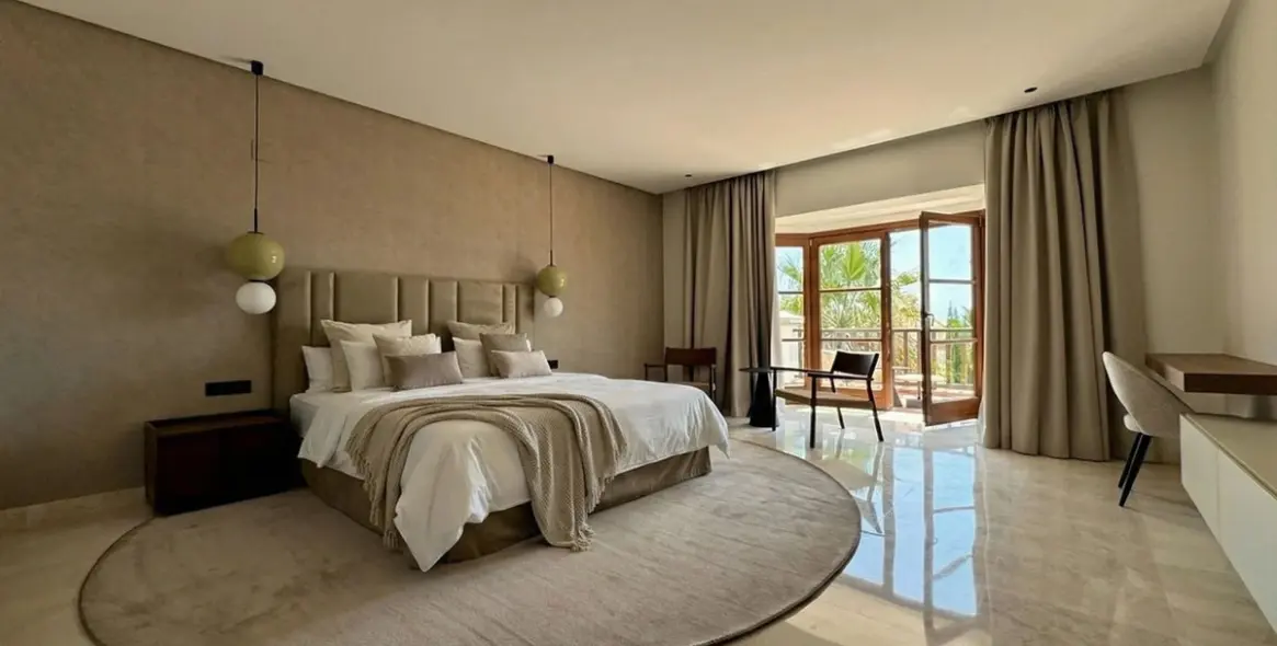 Short-term rent of detached villa in The Golden Mile 45