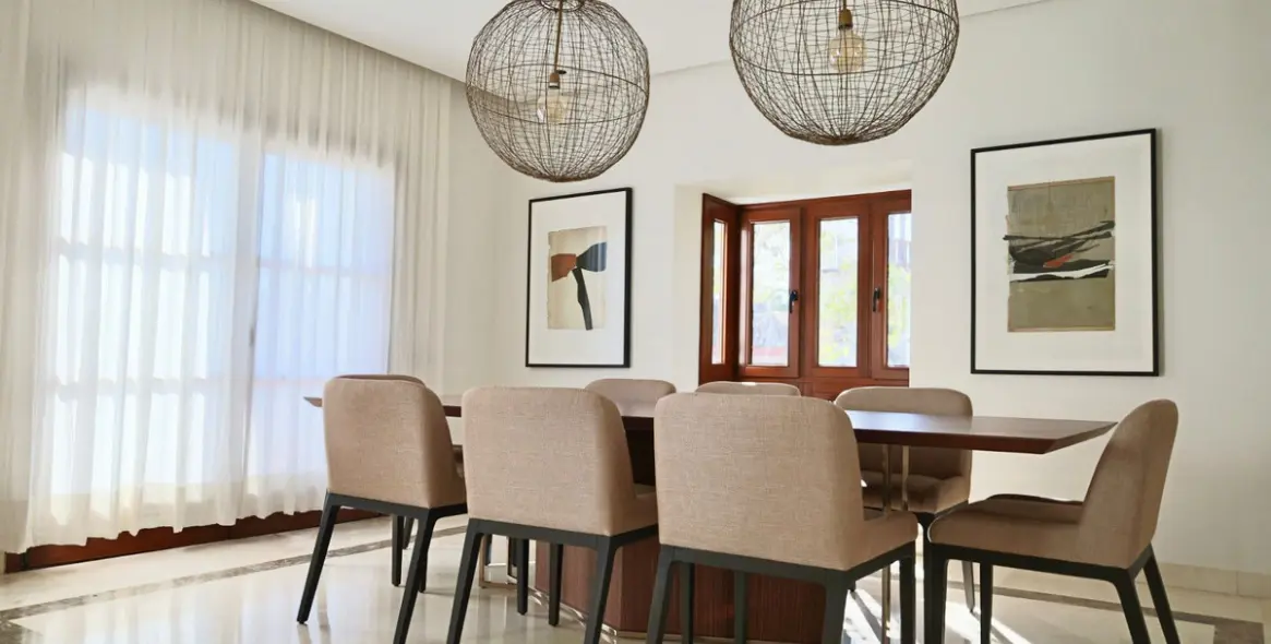 Short-term rent of detached villa in The Golden Mile 50