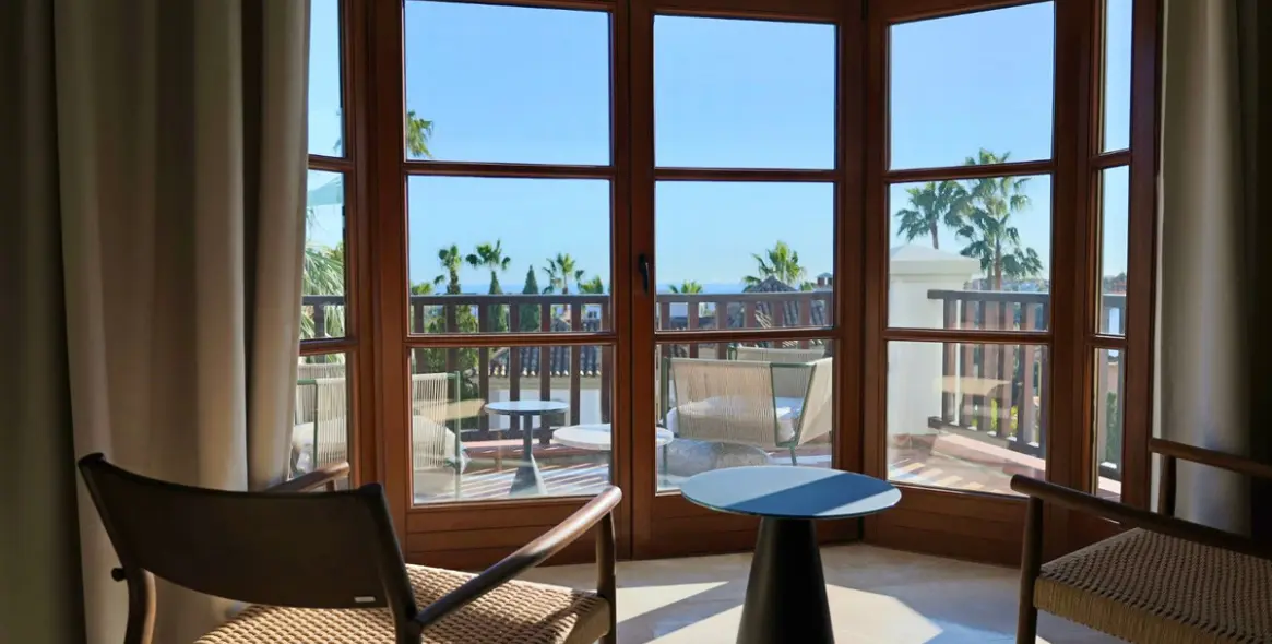 Short-term rent of detached villa in The Golden Mile 53