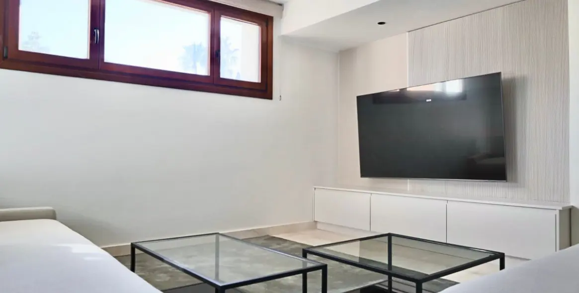 Short-term rent of detached villa in The Golden Mile 56