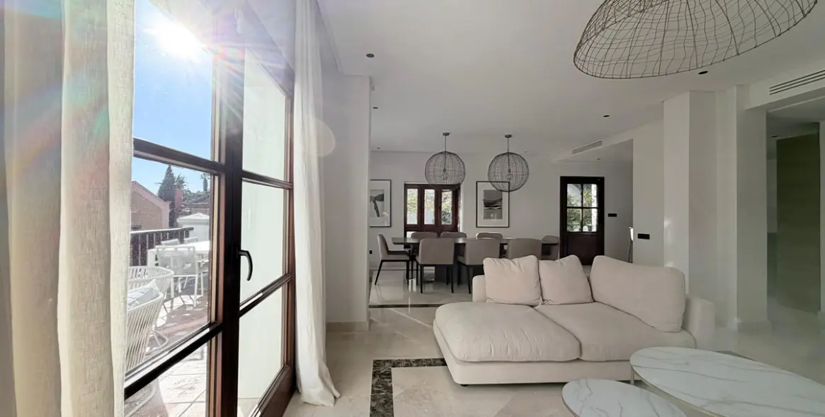 Short-term rent of detached villa in The Golden Mile 61
