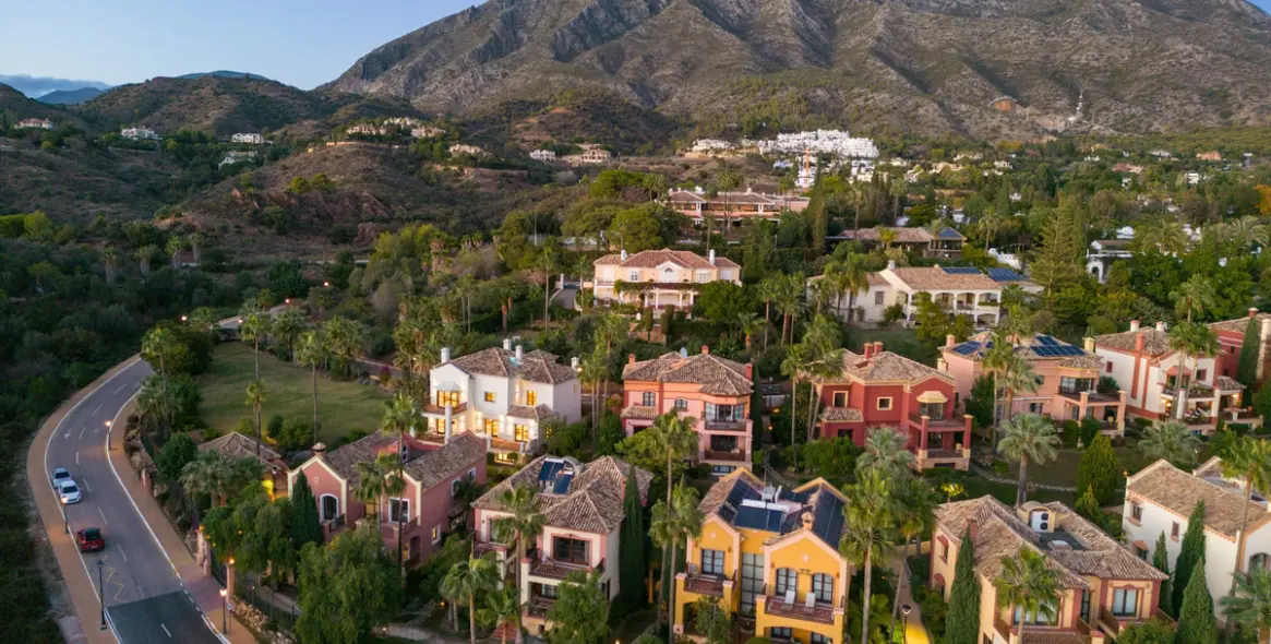 Short-term rent of detached villa in The Golden Mile 71