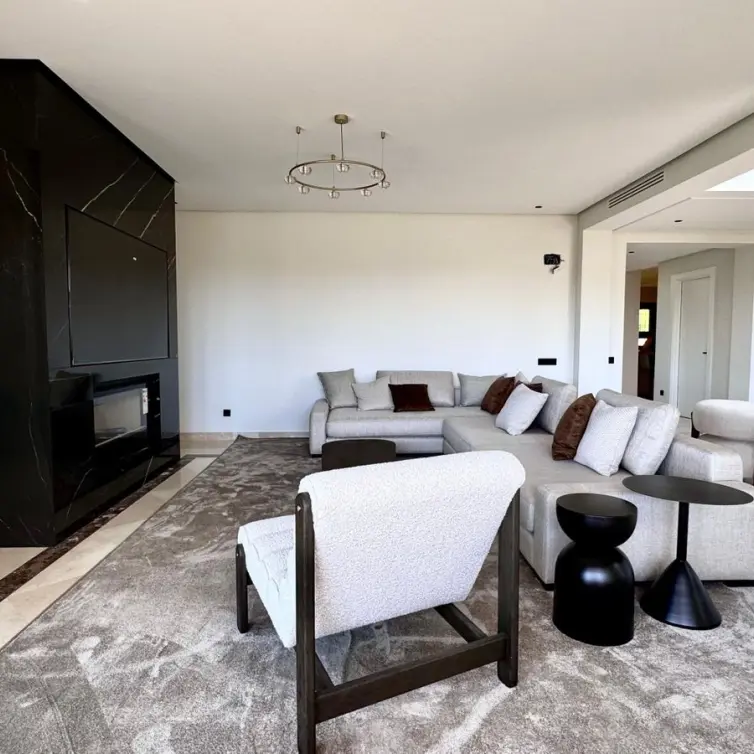 Long-term rent of detached villa in The Golden Mile