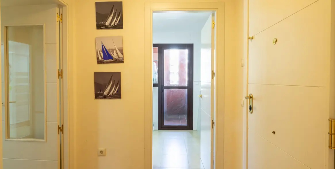 Venta de apartamento en planta media en Benalmadena 11