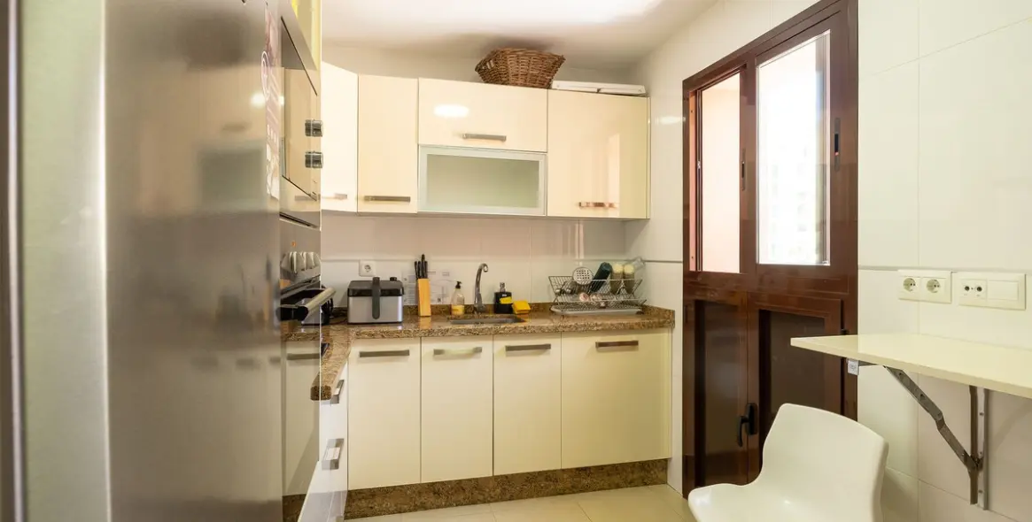 Venta de apartamento en planta media en Benalmadena 12