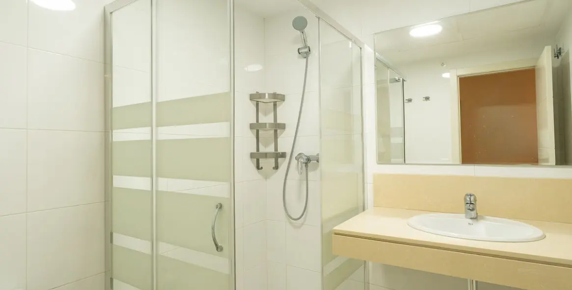 Venta de apartamento en planta media en Benalmadena 23