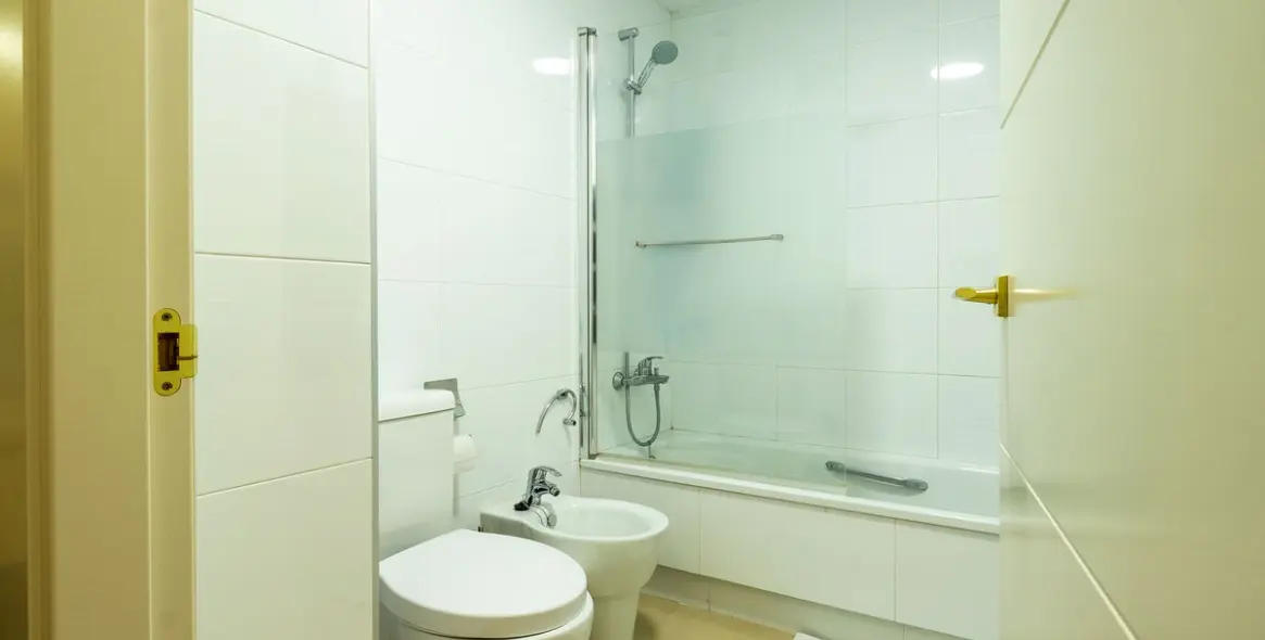 Venta de apartamento en planta media en Benalmadena 32