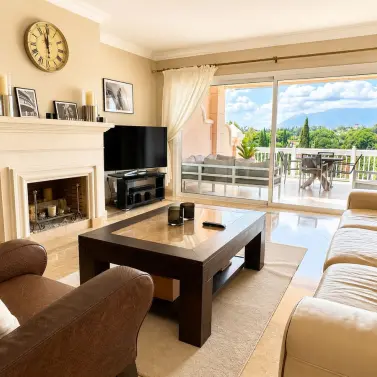 Venta de apartamento en planta media en Los Flamingos