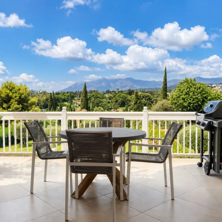 Venta de apartamento en planta media en Los Flamingos