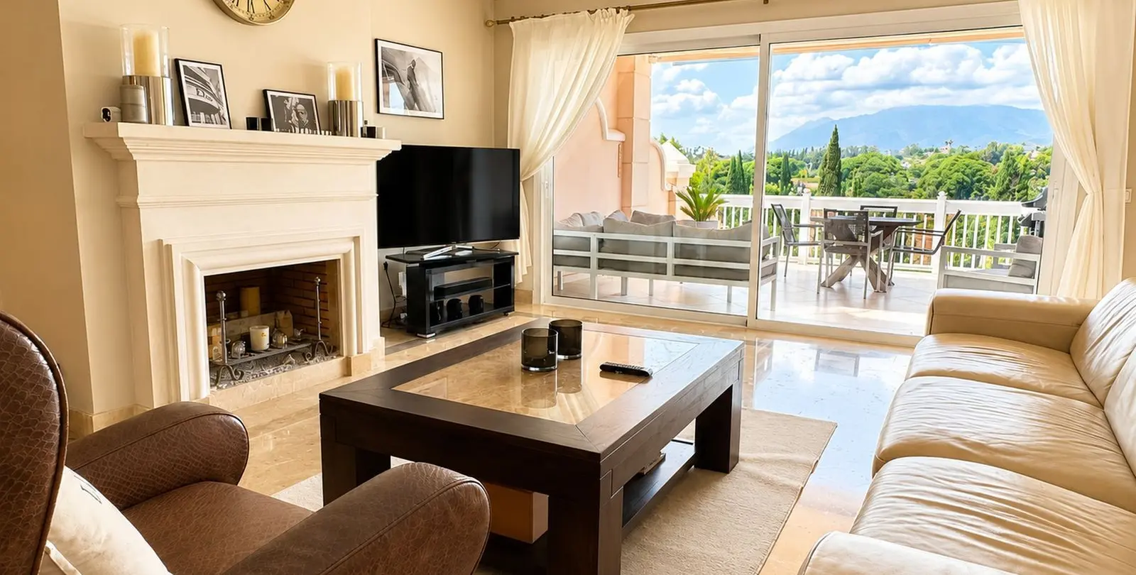 Venta de apartamento en planta media en Los Flamingos 7
