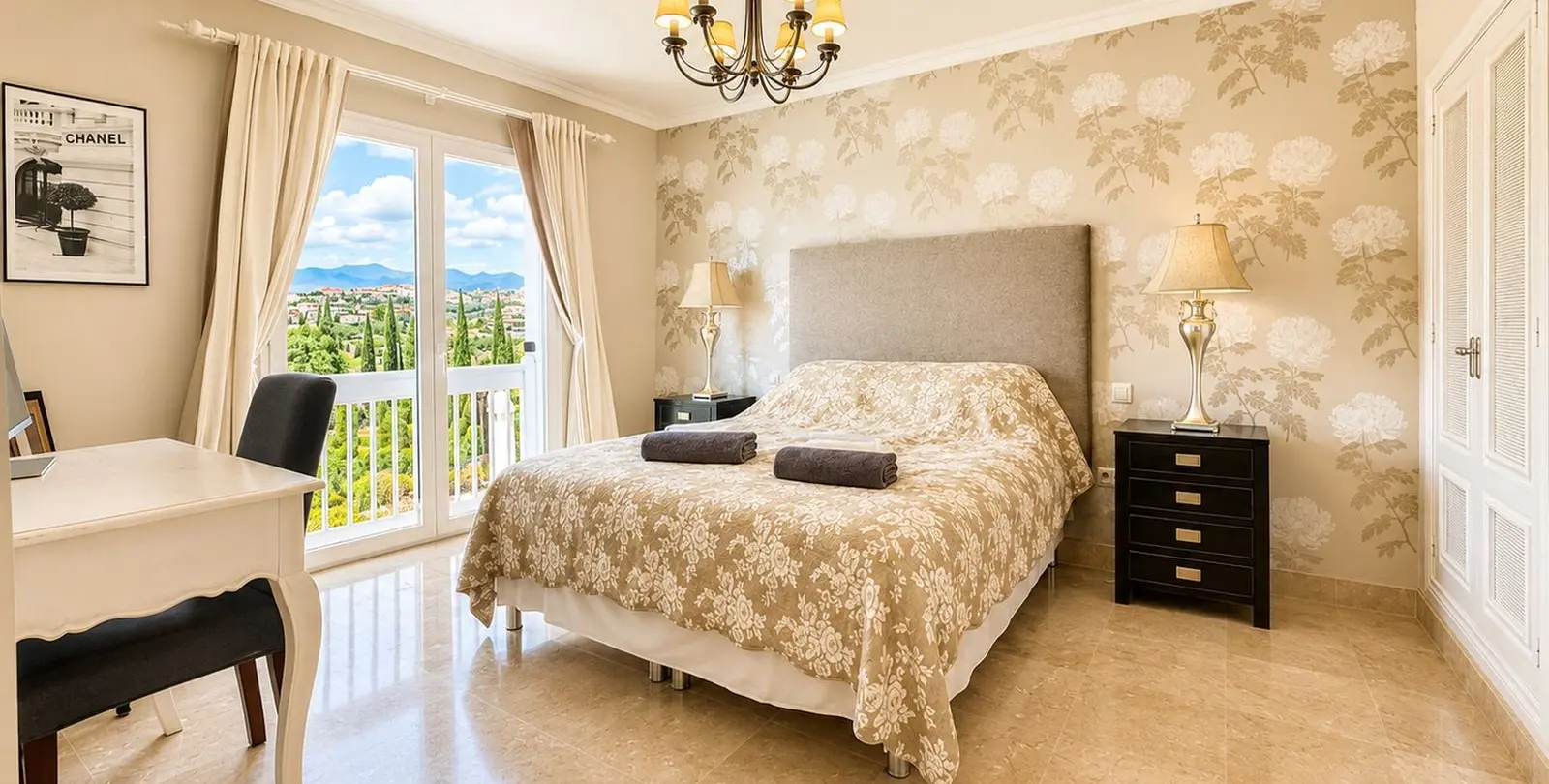 Venta de apartamento en planta media en Los Flamingos 11