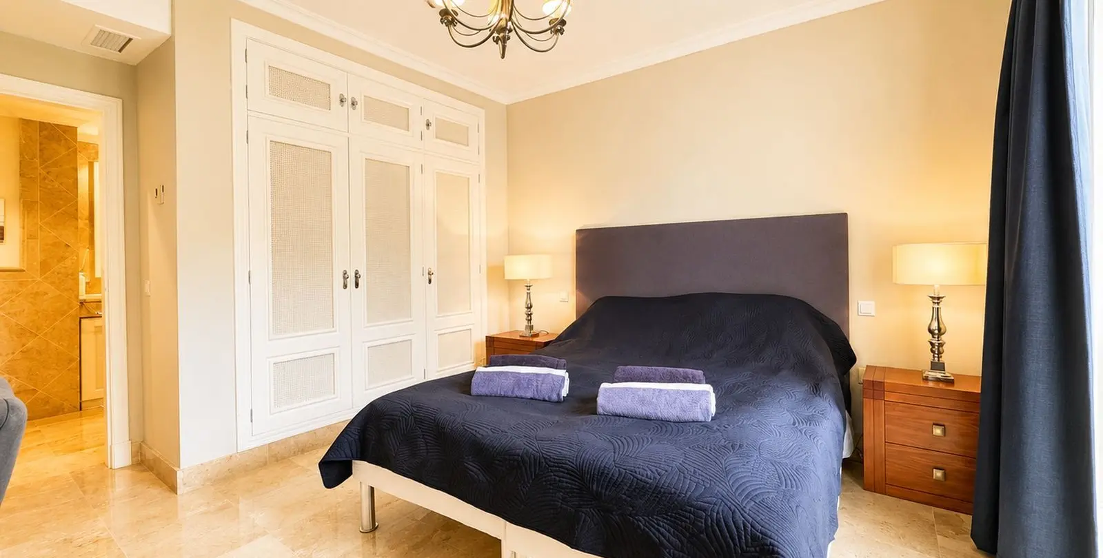 Venta de apartamento en planta media en Los Flamingos 14