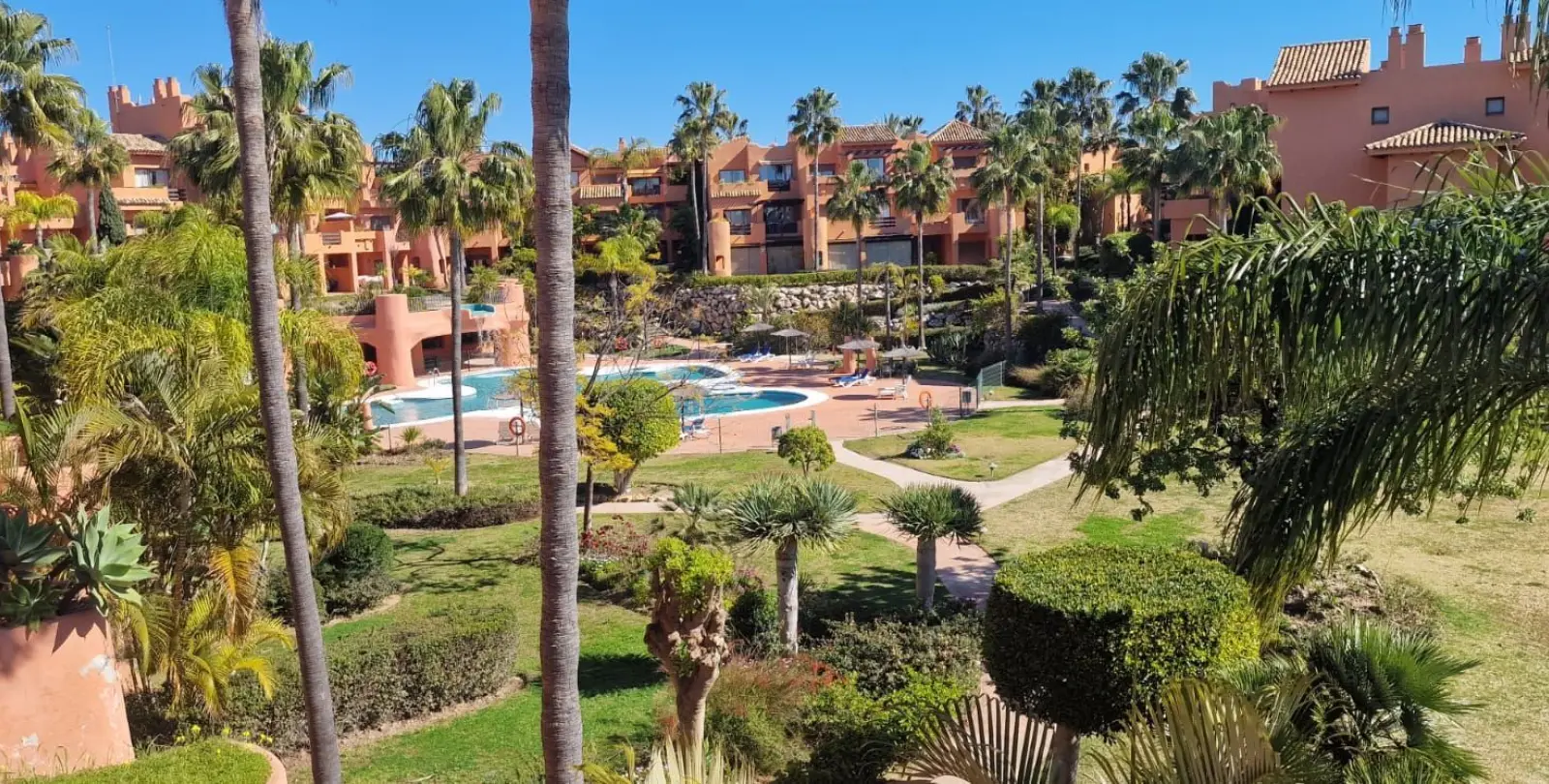 Sale of penthouse in New Golden Mile 1