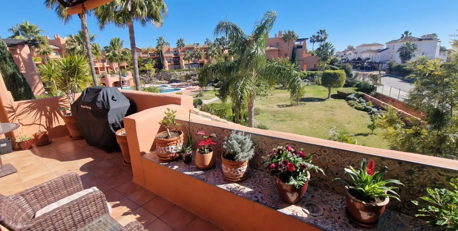 Sale of penthouse in New Golden Mile 2