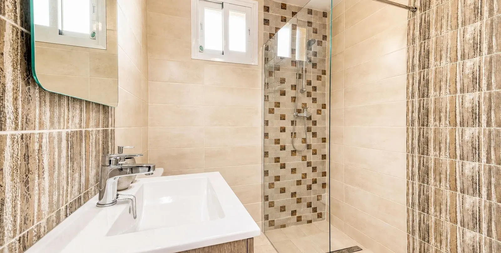 Sale of penthouse duplex in Calahonda 13