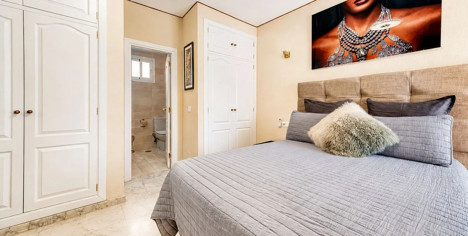 Sale of penthouse duplex in Calahonda 17