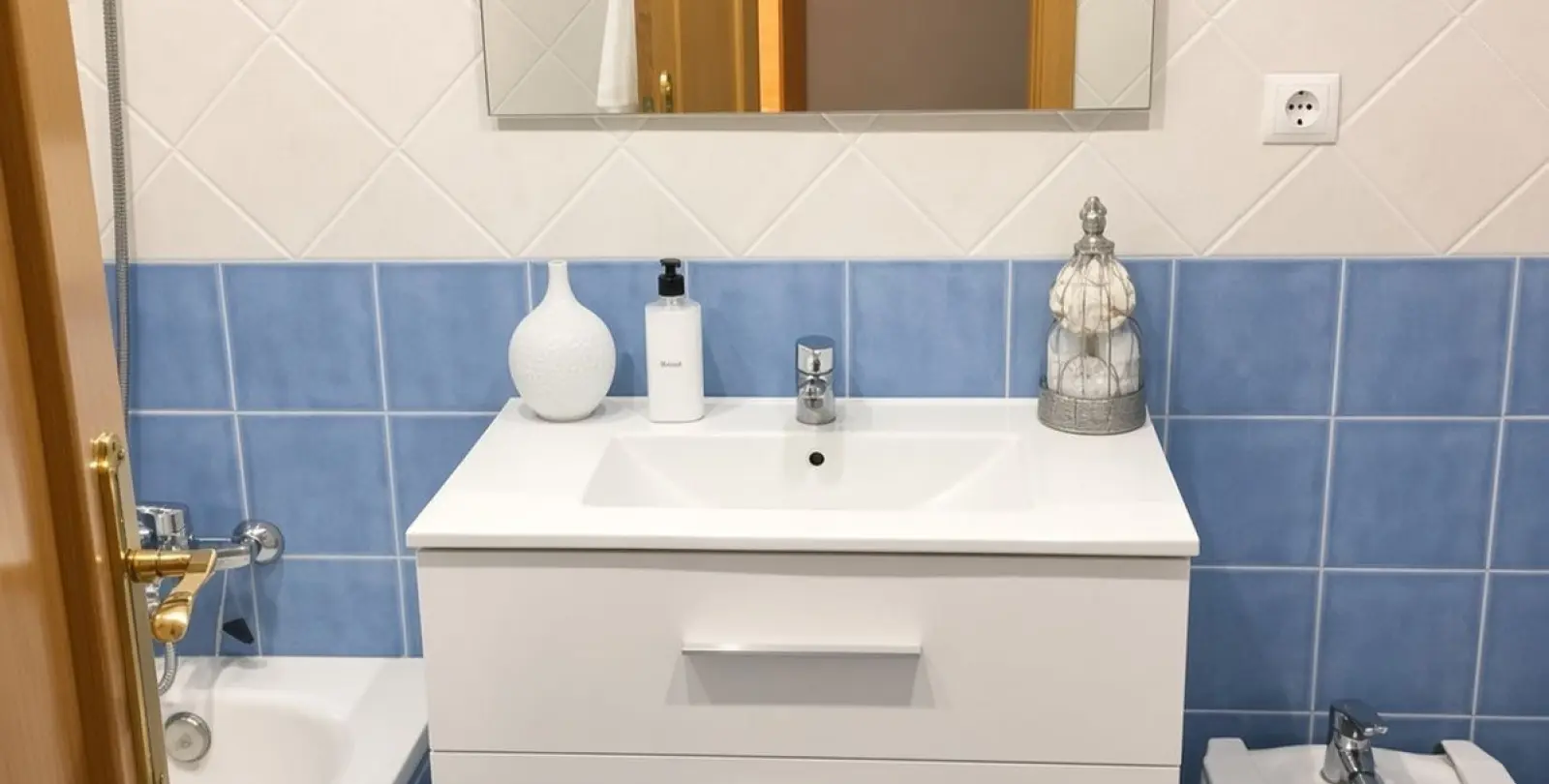 Sale of ground floor apartment in Estepona 11