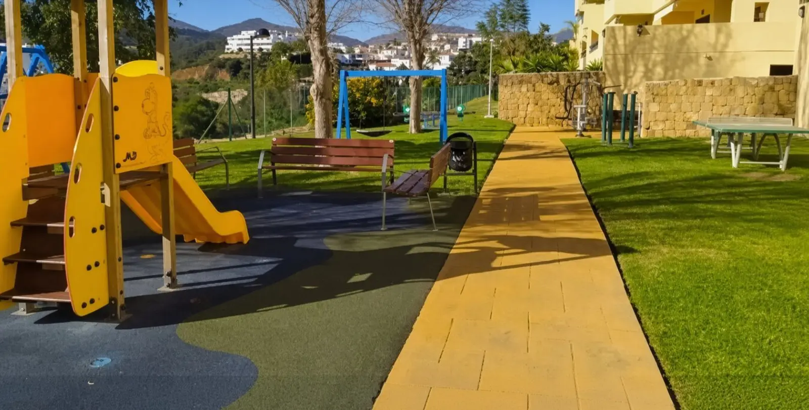 Sale of ground floor apartment in Estepona 13