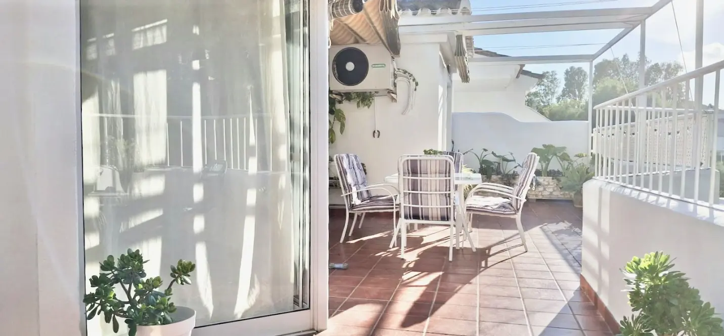 Sale of middle floor apartment in Mijas Golf 1