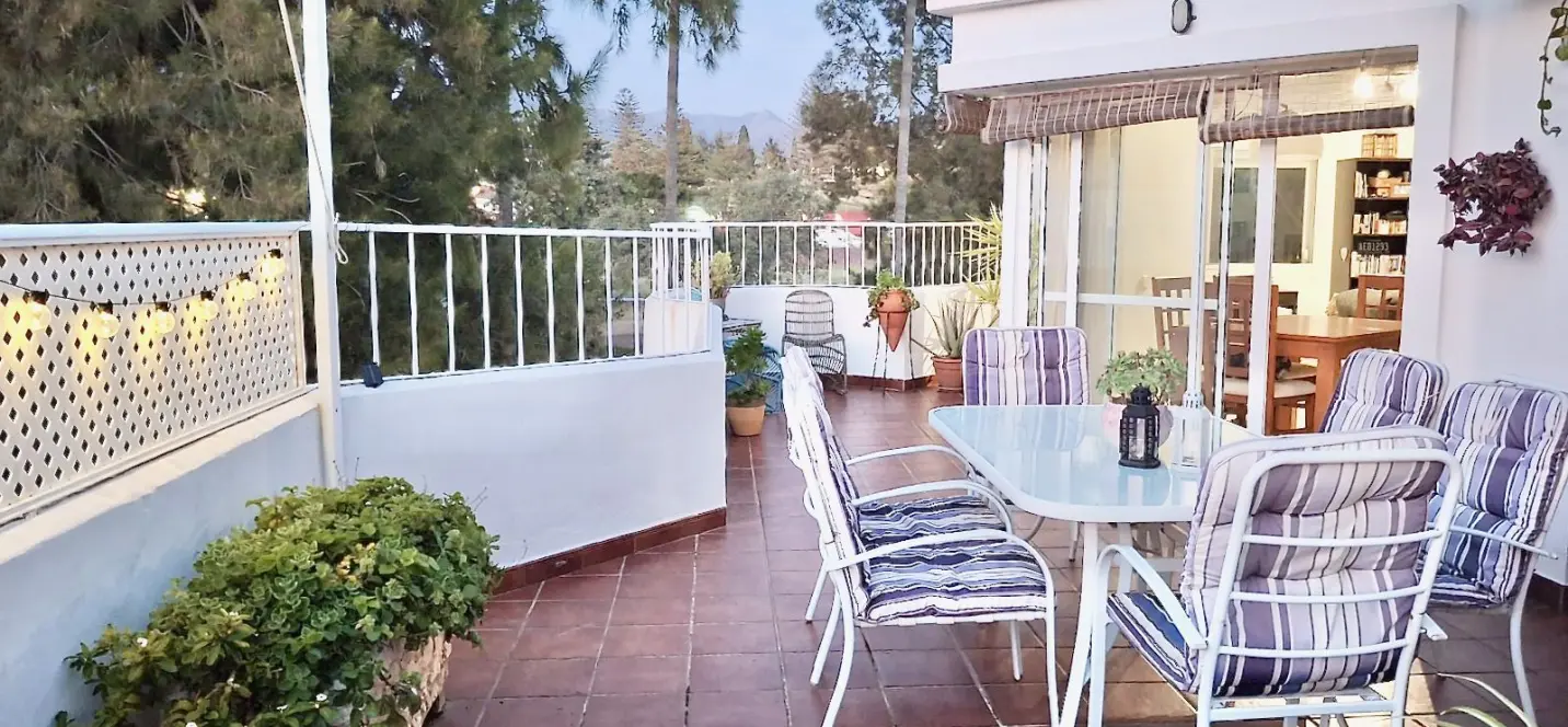 Sale of middle floor apartment in Mijas Golf 2
