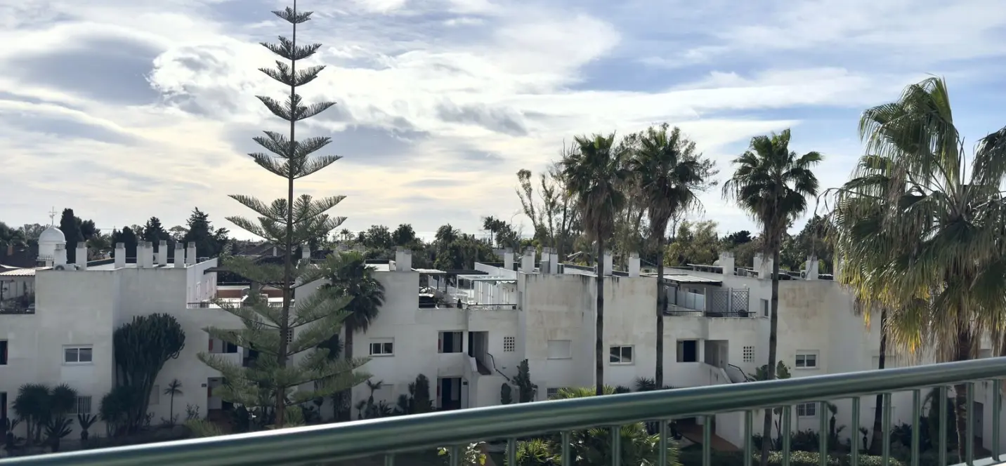 Sale of penthouse in Guadalmina Baja 0