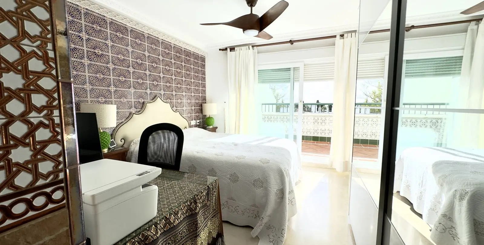 Sale of penthouse in Guadalmina Baja 11