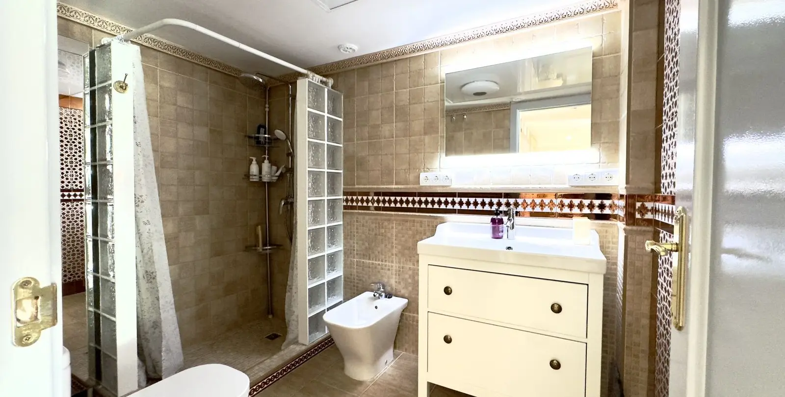 Sale of penthouse in Guadalmina Baja 17