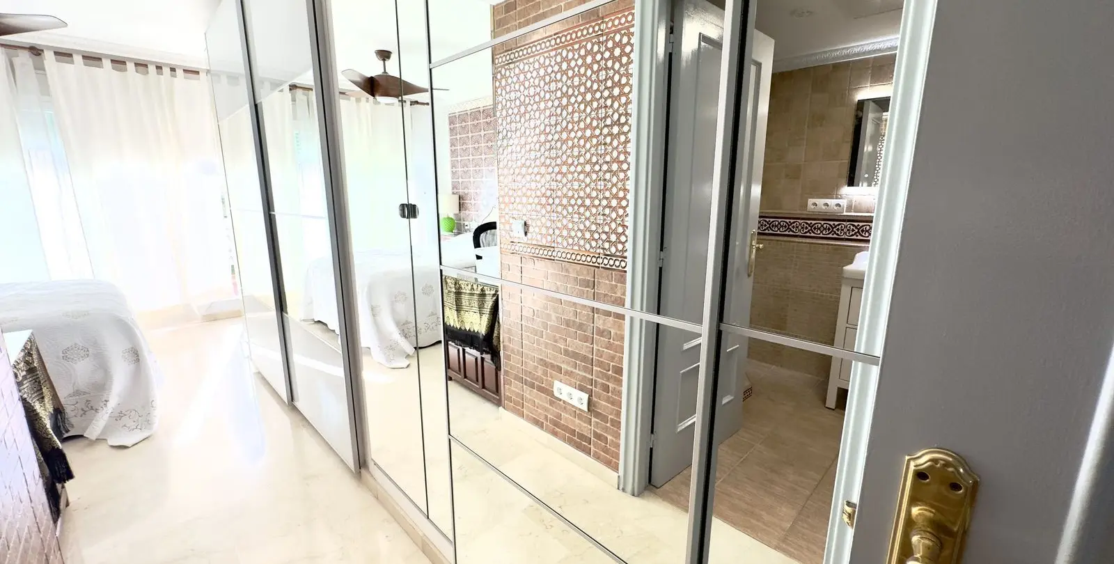 Sale of penthouse in Guadalmina Baja 21