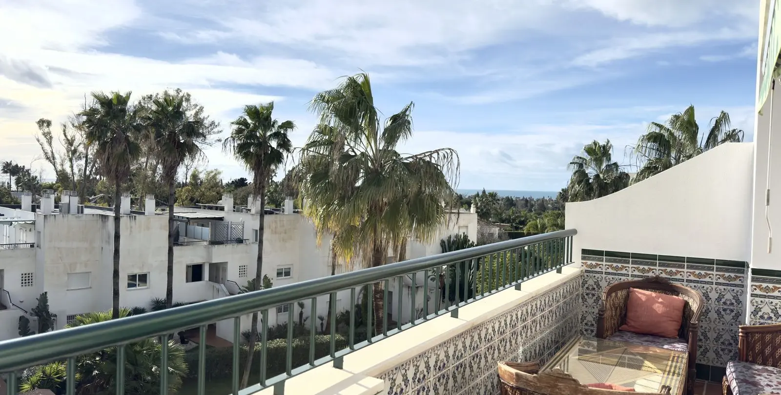 Sale of penthouse in Guadalmina Baja 28