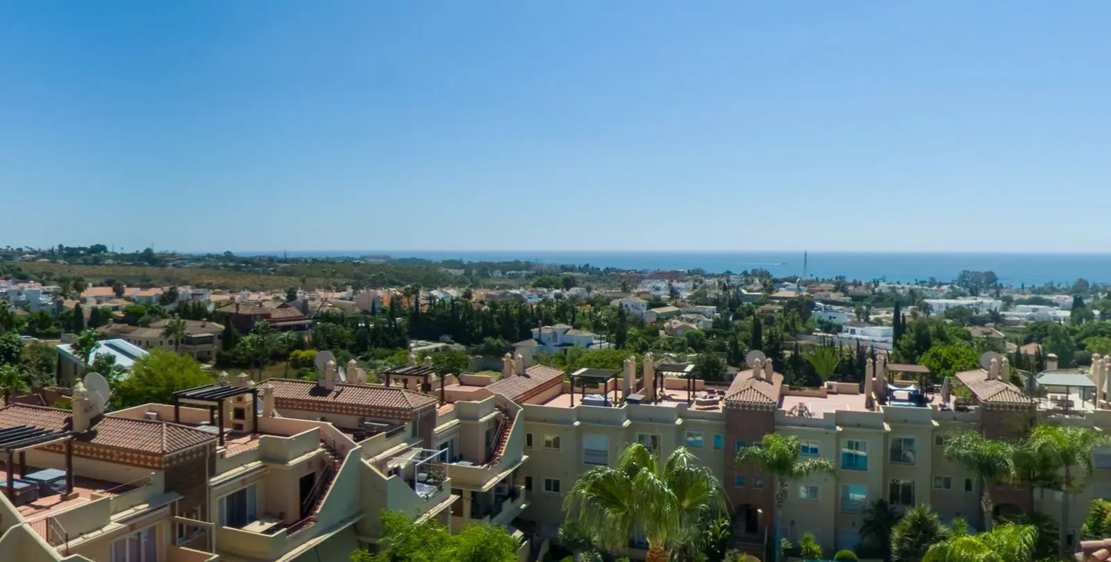 Sale of penthouse in Benahavís 1